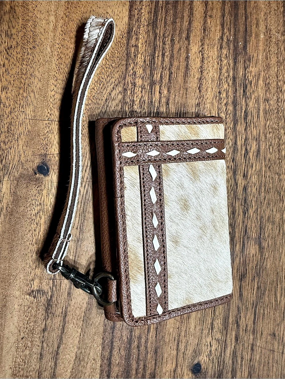 Western Linen’s genuine leather and cowhide Brown & Cream Wristlet Wallet